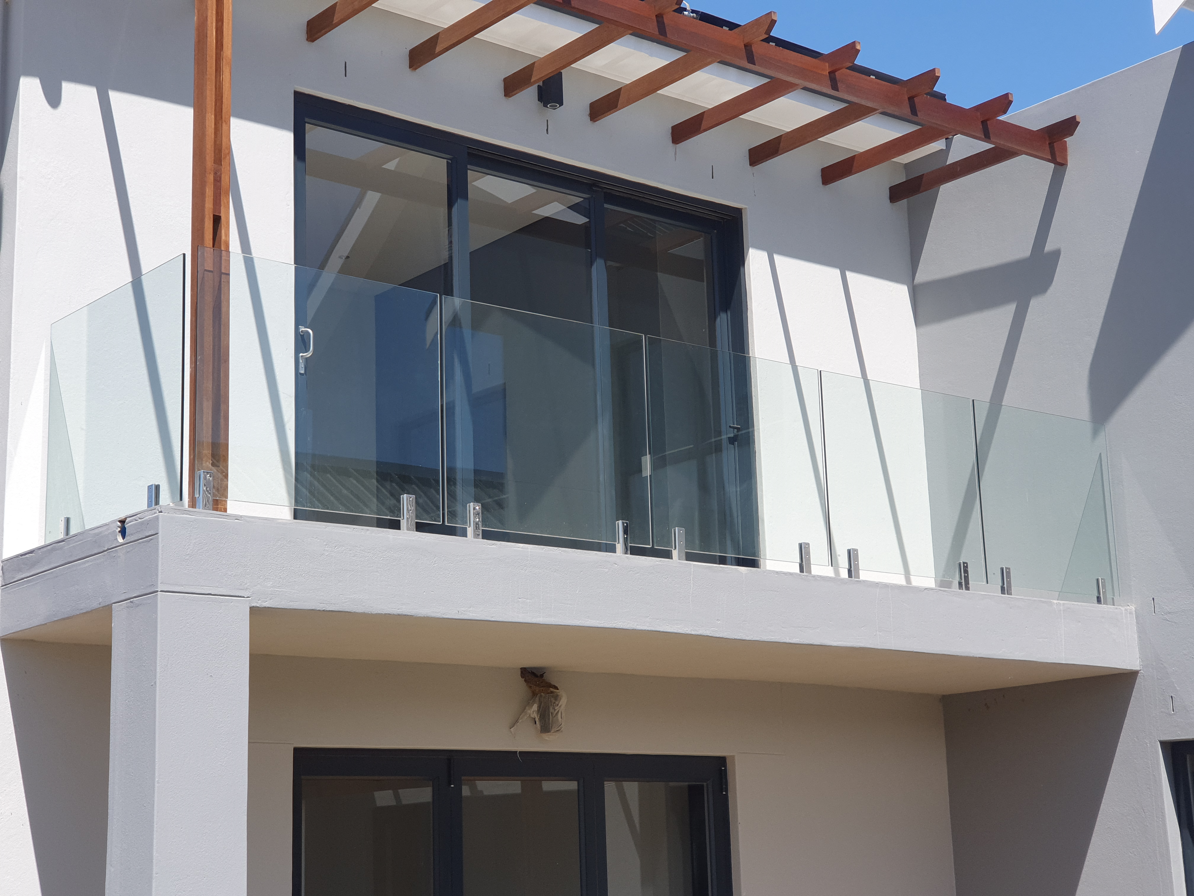 12 mm Frameless glass mounted on top