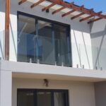12 mm Frameless glass mounted on top