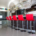 Curved bar hanger