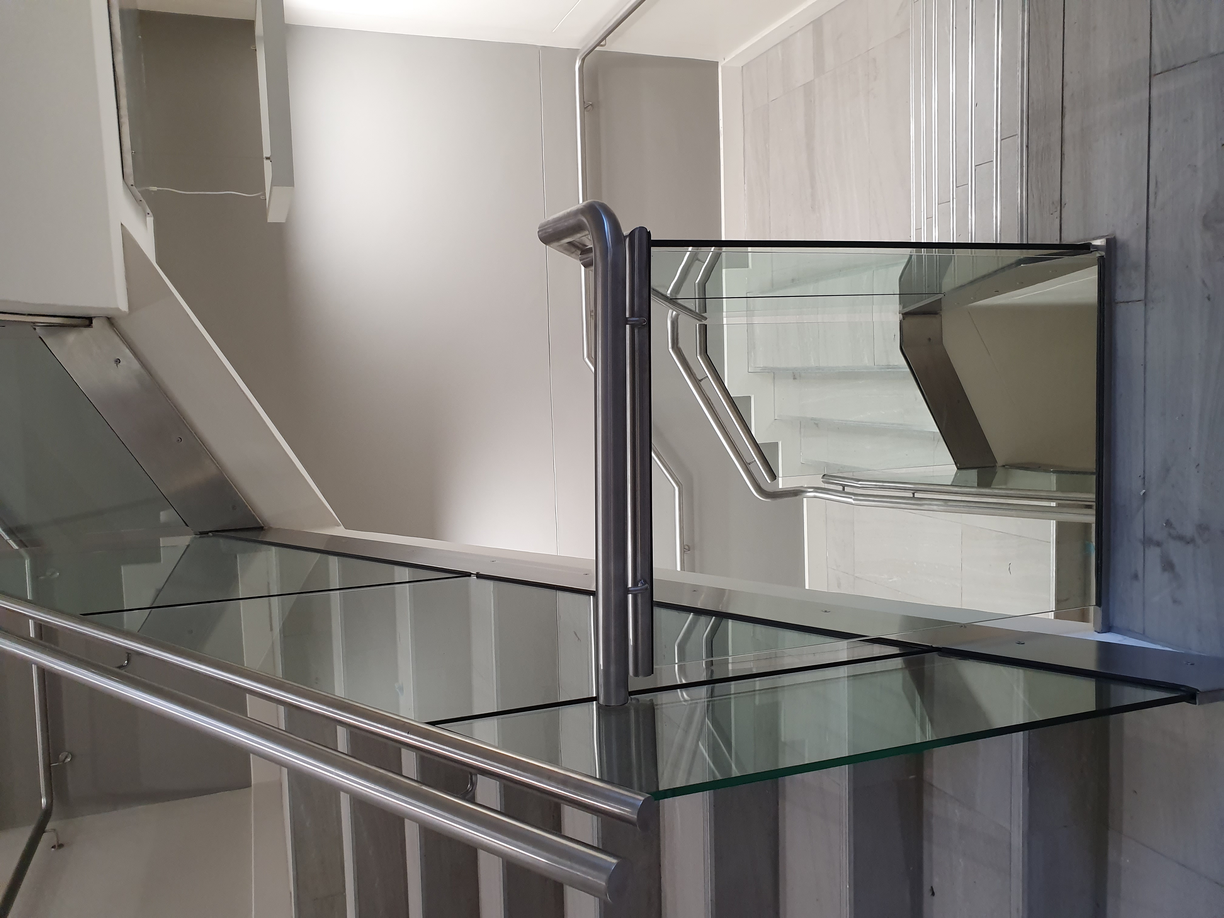 Mediclinic Stellenbosch glass balustrade 1