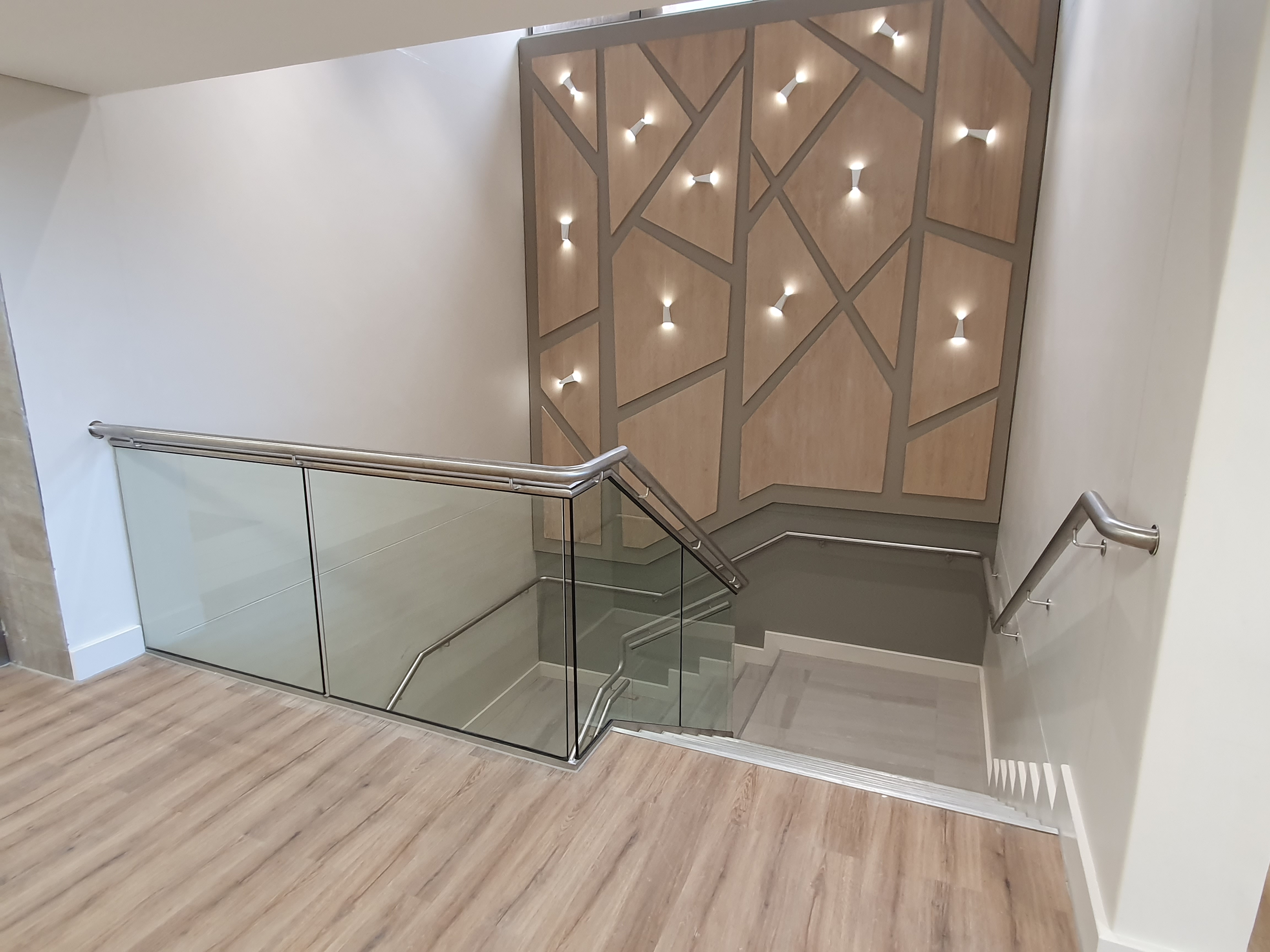 Mediclinic Stellenbosch glass balustrade 2