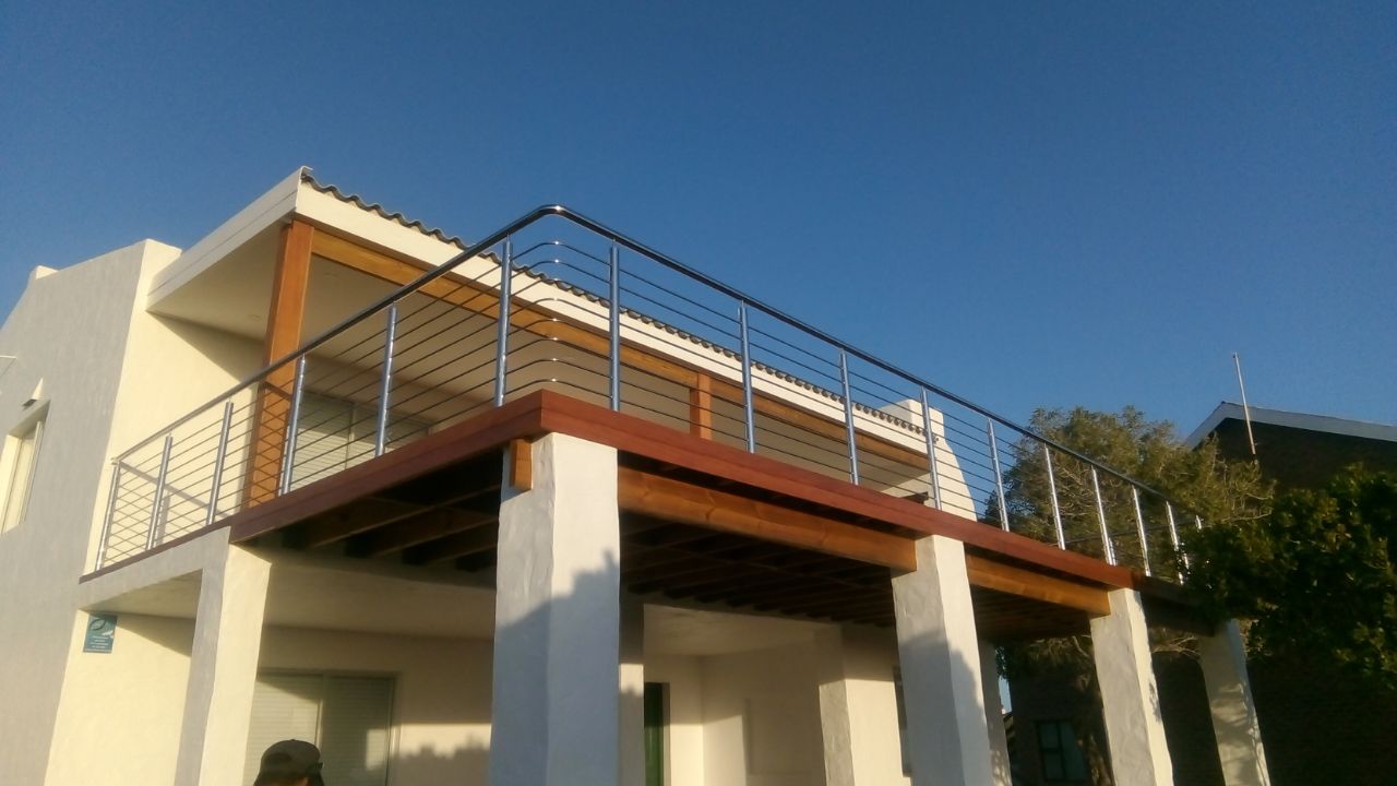 Stainless balustrade 12 mm stringers